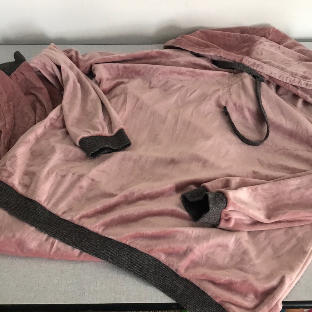 Alfani intimates velour sweat suit